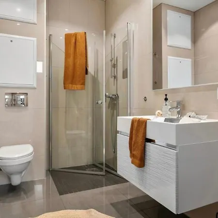 Leilighet Sentrumsnaer Ved Sjoen! Fast Parkering Bergen