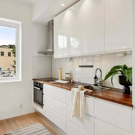 Sentrumsnaer Ved Sjoen! Fast Parkering Μπέργκεν