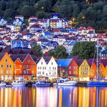 Sentrumsnaer Ved Sjoen! Fast Parkering Bergen