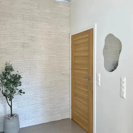 Sentrumsnaer Ved Sjoen! Fast Parkering