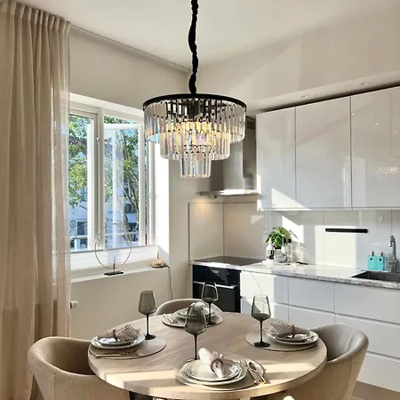 Sentrumsnaer Ved Sjoen! Fast Parkering Μπέργκεν