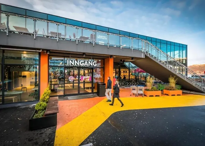 Appartement Sentrumsnaer Ved Sjoen! Fast Parkering