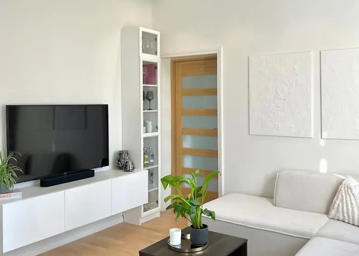 Appartement Sentrumsnaer Ved Sjoen! Fast Parkering *