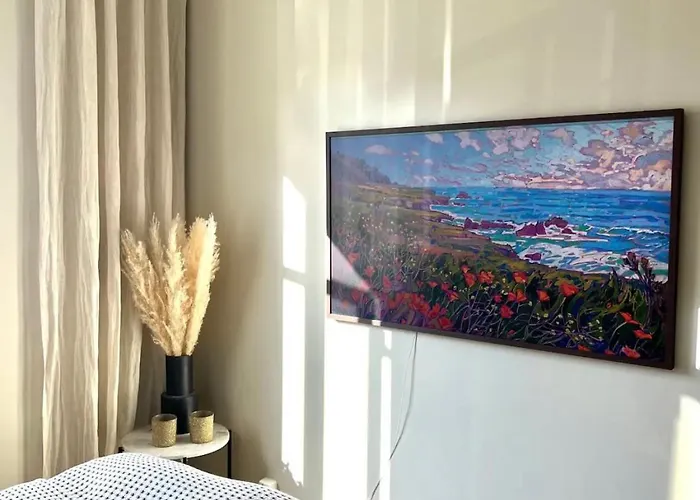 Sentrumsnaer Ved Sjoen! Fast Parkering