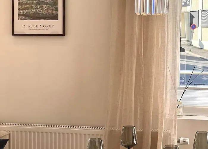 Appartement Sentrumsnaer Ved Sjoen! Fast Parkering *