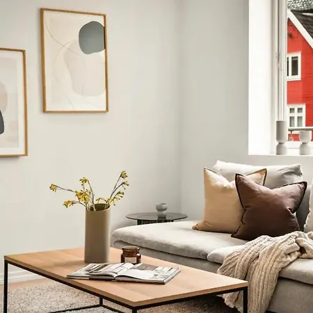 Sentrumsnaer Ved Sjoen! Fast Parkering