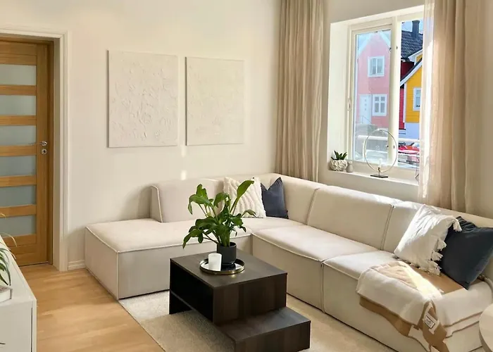 Apartman Sentrumsnaer Ved Sjoen! Fast Parkering *