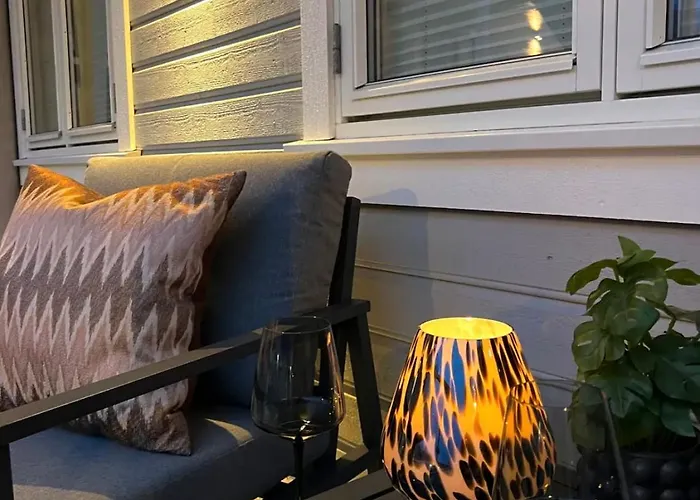 Apartman Sentrumsnaer Ved Sjoen! Fast Parkering